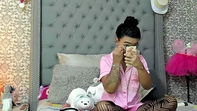 evafoxs online show from 01/16/25, 12:02