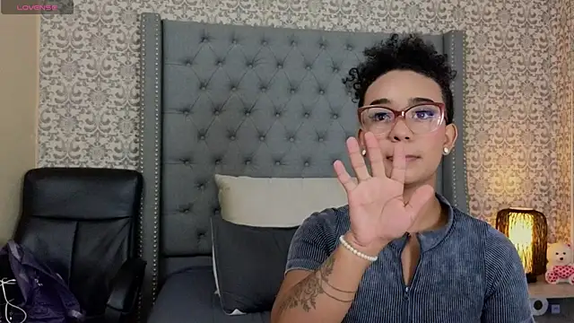 evafoxs online show from 03/19/25, 12:34