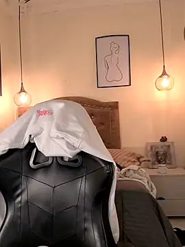 evafoxs online show from 12/03/25, 08:51