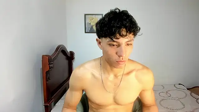 Snapshot of enzo_sloran chatting on 09/23/25, 04:21 enzo sloran online show from 09/23/25, 04:21