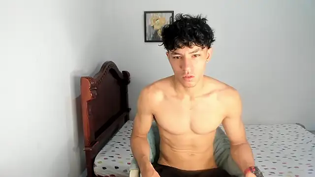 Snapshot of enzo_sloran chatting on 09/26/25, 03:49 enzo sloran online show from 09/26/25, 03:49