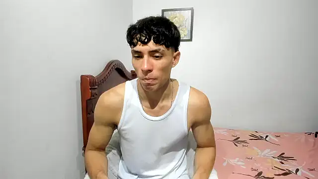 Snapshot of enzo_sloran chatting on 10/13/25, 03:34 enzo sloran online show from 10/13/25, 03:34