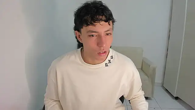 Snapshot of enzo_sloran chatting on 03/09/26, 06:23 enzo sloran online show from 03/09/26, 06:23