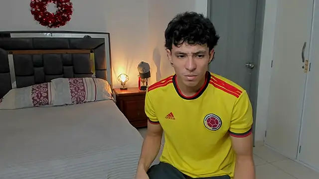 Snapshot of enzo_sloran chatting on 03/17/26, 07:17 enzo sloran online show from 03/17/26, 07:17