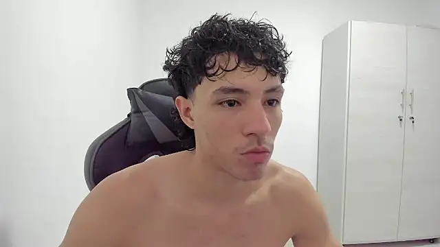 Snapshot of enzo_sloran chatting on 03/30/26, 07:04 enzo sloran online show from 03/30/26, 07:04