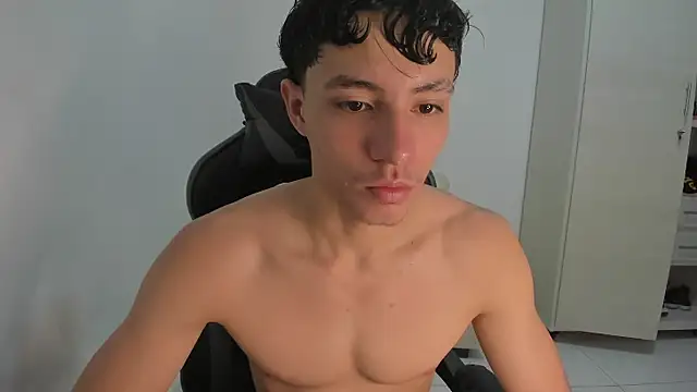 Snapshot of enzo_sloran chatting on 03/31/26, 05:24 enzo sloran online show from 03/31/26, 05:24