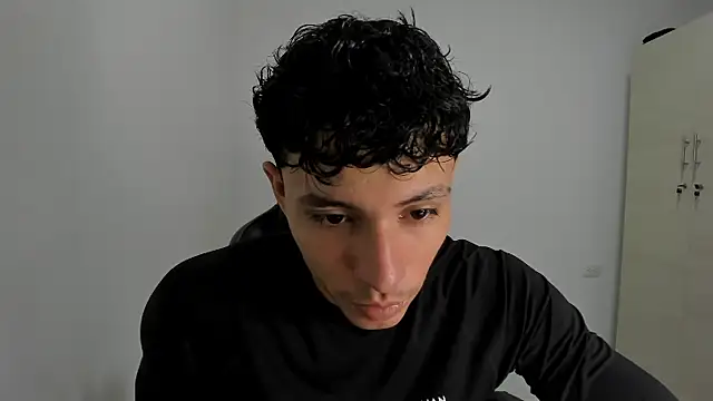 Snapshot of enzo_sloran chatting on 04/02/26, 07:44 enzo sloran online show from 04/02/26, 07:44