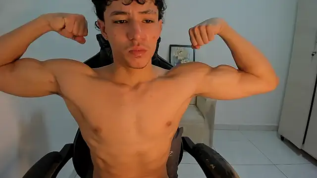 Snapshot of enzo_sloran chatting on 04/06/26, 07:04 enzo sloran online show from 04/06/26, 07:04