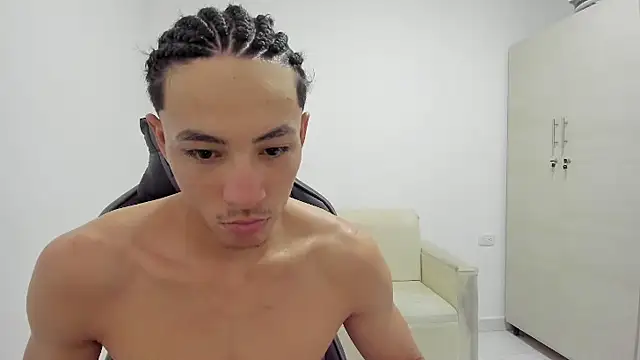 Snapshot of enzo_sloran chatting on 04/23/26, 03:58 enzo sloran online show from 04/23/26, 03:58