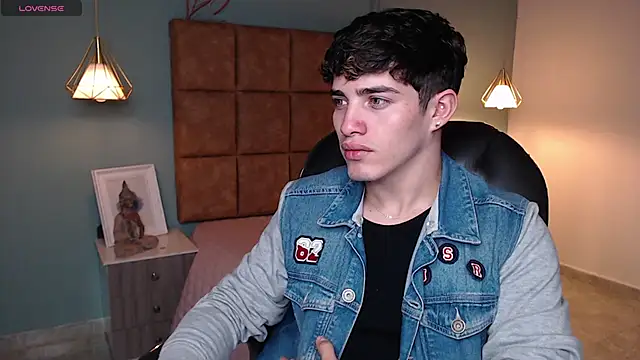 AlejooTwink online show from 01/25/25, 05:40