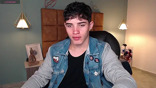 AlejooTwink online show from 02/07/25, 04:14