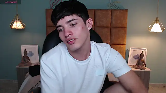 AlejooTwink online show from 02/15/25, 08:33