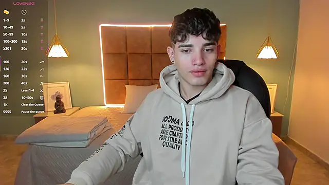 AlejooTwink online show from 10/15/25, 03:06