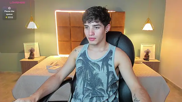 AlejooTwink online show from 11/11/25, 02:33