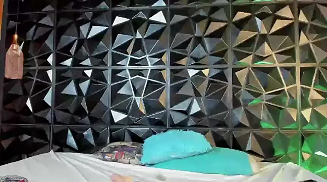 Layla 707 online show from 12/06/24, 12:34