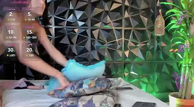 Layla 707 online show from 12/06/24, 07:21