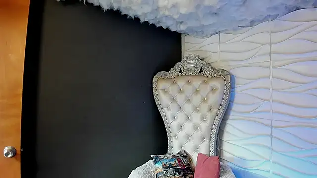 Layla 707 online show from 03/21/26, 08:01