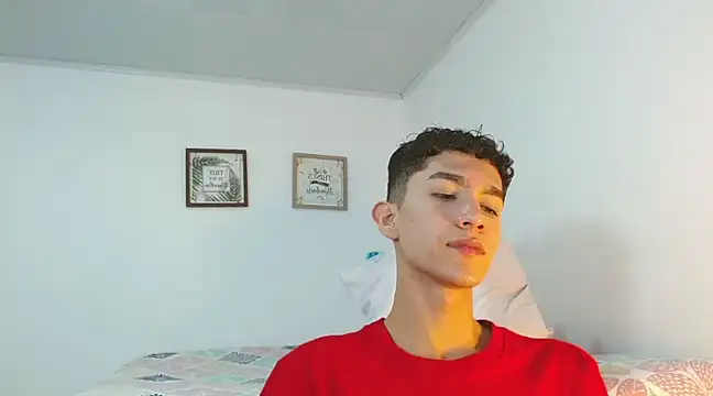 Snapshot of Noah_tyler_ chatting on 12/09/24, 07:07 Noah tyler online show from 12/09/24, 07:07