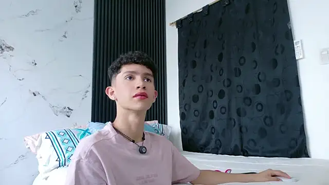 Snapshot of Noah_tyler_ chatting on 02/28/26, 07:04 Noah tyler online show from 02/28/26, 07:04