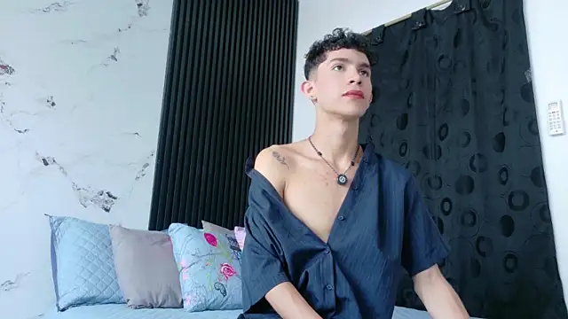 Snapshot of Noah_tyler_ chatting on 03/16/26, 06:34 Noah tyler online show from 03/16/26, 06:34