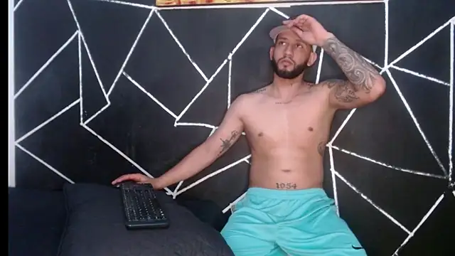 Snapshot of maxXximo777 chatting on 12/05/24, 04:31 maxXximo777 online show from 12/05/24, 04:31