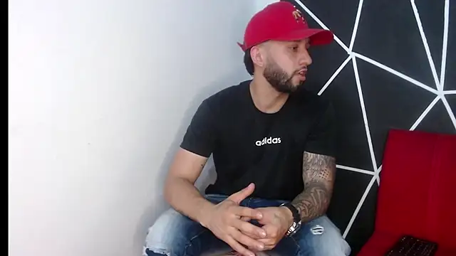 Snapshot of maxXximo777 chatting on 12/07/24, 01:47 maxXximo777 online show from 12/07/24, 01:47