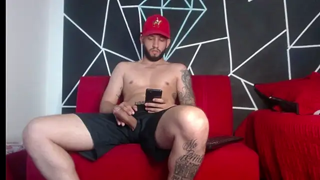 Snapshot of maxXximo777 chatting on 12/20/24, 10:32 maxXximo777 online show from 12/20/24, 10:32