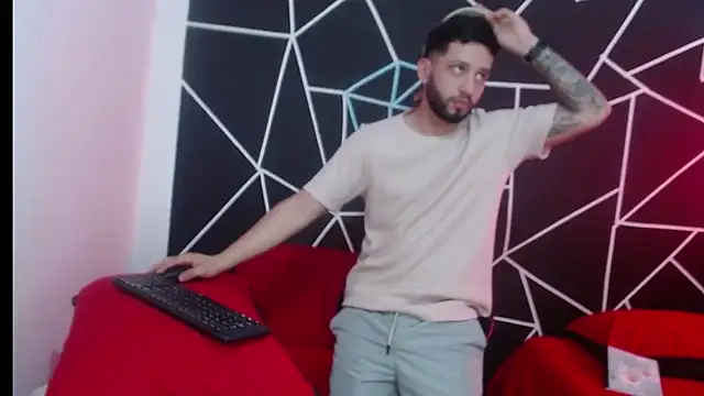 Snapshot of maxXximo777 chatting on 01/20/25, 05:06 maxXximo777 online show from 01/20/25, 05:06