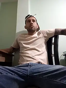 Snapshot of maxXximo777 chatting on 01/26/25, 02:45 maxXximo777 online show from 01/26/25, 02:45