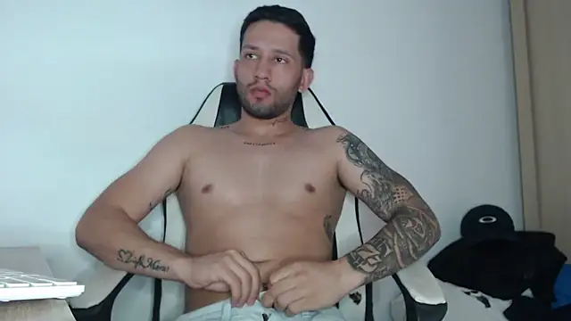 Snapshot of maxXximo777 chatting on 01/29/25, 09:17 maxXximo777 online show from 01/29/25, 09:17