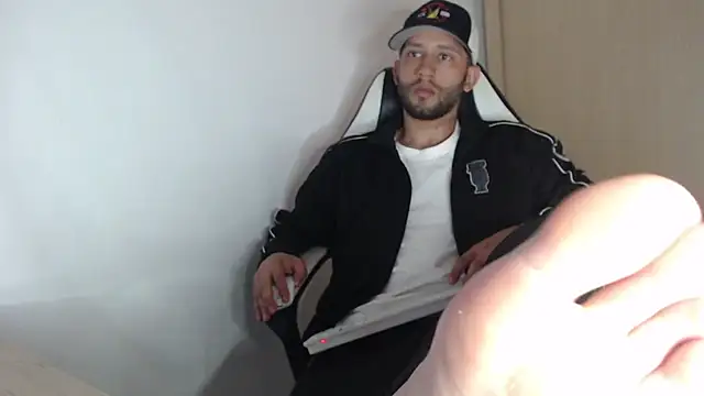 Snapshot of maxXximo777 chatting on 02/07/25, 02:40 maxXximo777 online show from 02/07/25, 02:40