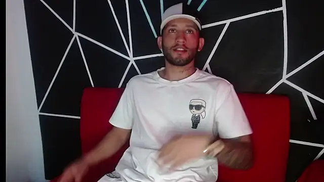 Snapshot of maxXximo777 chatting on 02/07/25, 04:35 maxXximo777 online show from 02/07/25, 04:35