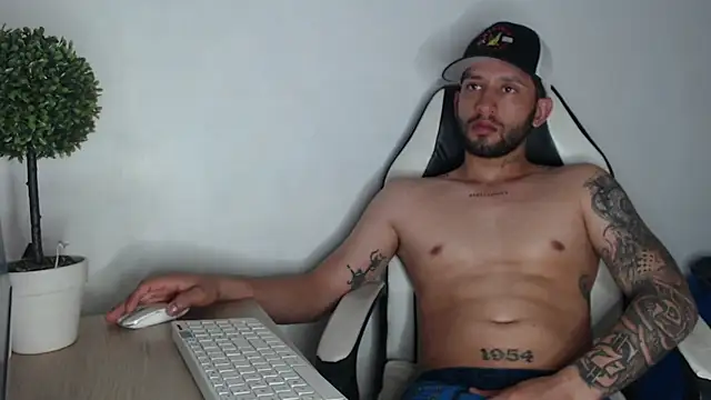 Snapshot of maxXximo777 chatting on 02/12/25, 08:50 maxXximo777 online show from 02/12/25, 08:50