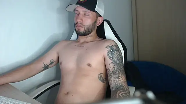 Snapshot of maxXximo777 chatting on 02/12/25, 11:51 maxXximo777 online show from 02/12/25, 11:51