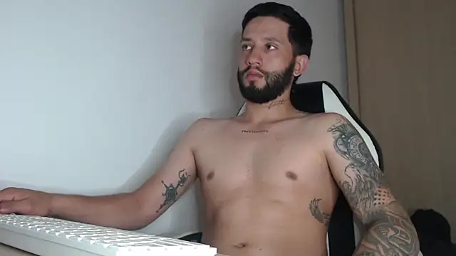 Snapshot of maxXximo777 chatting on 03/19/25, 12:59 maxXximo777 online show from 03/19/25, 12:59