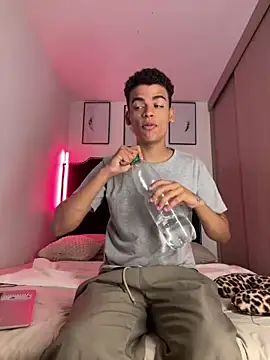 Leo bunny hot online show from 01/31/25, 12:39