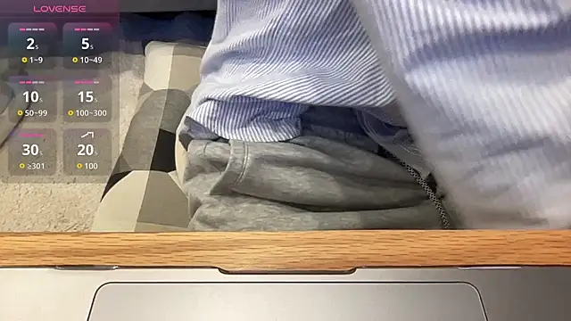 Snapshot of kimkim123123 chatting on 02/13/25, 01:37 kimkim123123 online show from 02/13/25, 01:37