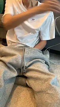 Snapshot of kimkim123123 chatting on 10/25/25, 04:20 kimkim123123 online show from 10/25/25, 04:20