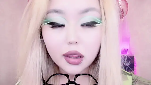 amelia sunlight online show from 02/17/25, 12:32