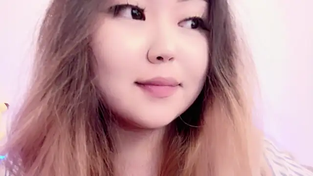 Snapshot of amelia_sunlight chatting on 03/26/26, 04:45 amelia sunlight online show from 03/26/26, 04:45