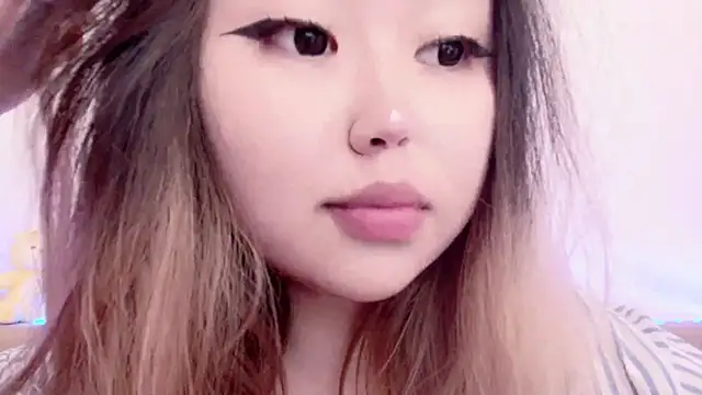 Snapshot of amelia_sunlight chatting on 04/01/26, 12:33 amelia sunlight online show from 04/01/26, 12:33
