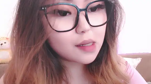 Snapshot of amelia_sunlight chatting on 04/25/26, 05:21 amelia sunlight online show from 04/25/26, 05:21
