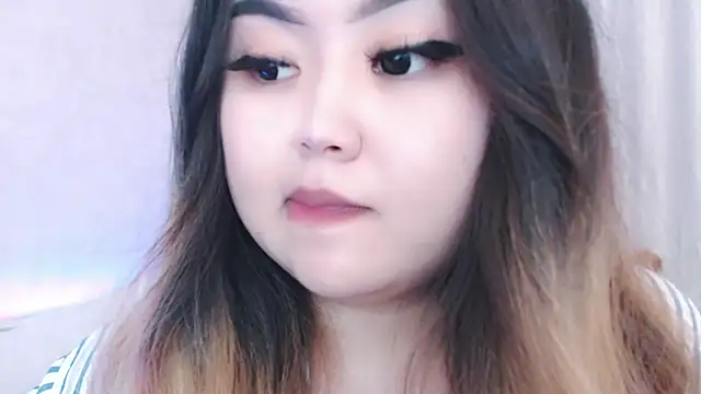 Snapshot of amelia_sunlight chatting on 05/19/26, 04:35 amelia sunlight online show from 05/19/26, 04:35