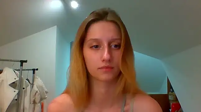 Snapshot of LUNA_delight chatting on 12/02/24, 05:48 LUNA delight online show from 12/02/24, 05:48