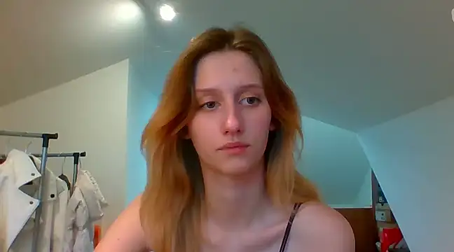 Snapshot of LUNA_delight chatting on 12/04/24, 07:39 LUNA delight online show from 12/04/24, 07:39