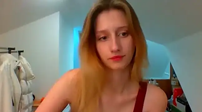 Snapshot of LUNA_delight chatting on 12/18/24, 05:52 LUNA delight online show from 12/18/24, 05:52