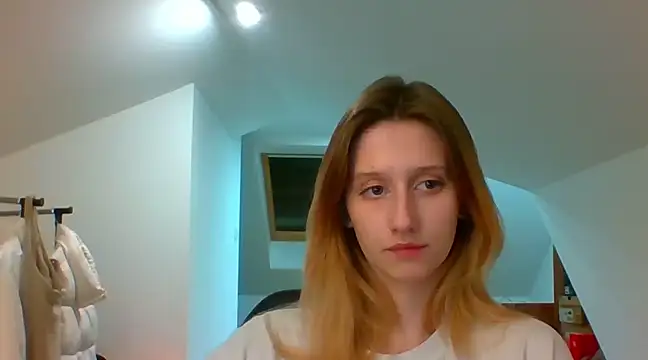 Snapshot of LUNA_delight chatting on 12/23/24, 05:54 LUNA delight online show from 12/23/24, 05:54