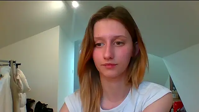 Snapshot of LUNA_delight chatting on 12/30/24, 08:54 LUNA delight online show from 12/30/24, 08:54