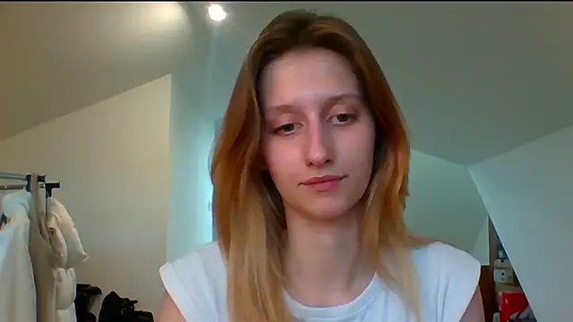 Snapshot of LUNA_delight chatting on 12/30/24, 12:09 LUNA delight online show from 12/30/24, 12:09