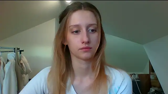 Snapshot of LUNA_delight chatting on 01/03/25, 08:10 LUNA delight online show from 01/03/25, 08:10